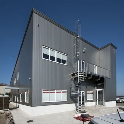 धातु फ्रेम वाणिज्यिक पूर्वनिर्मित इस्पात संरचना कार्यालय भवन