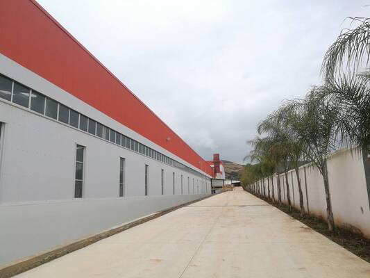 Multi-Purpose Prefabricated Steel Structure Building Engineered for Long Span Clear Interior Spaces